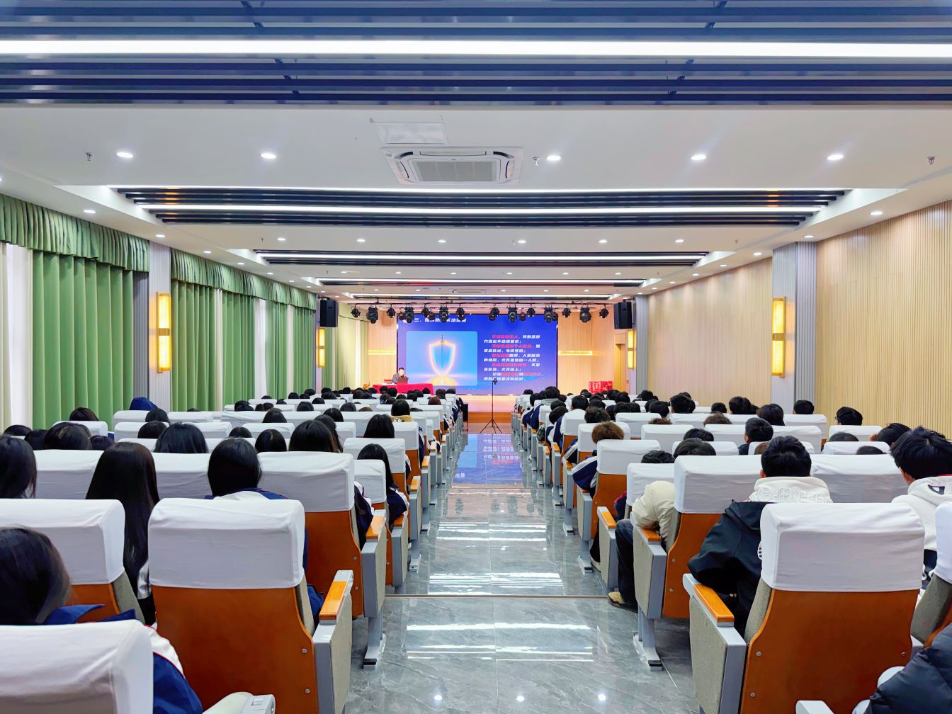 “警”心相伴 安全同行——我校开展2026年春季学期开学第一课